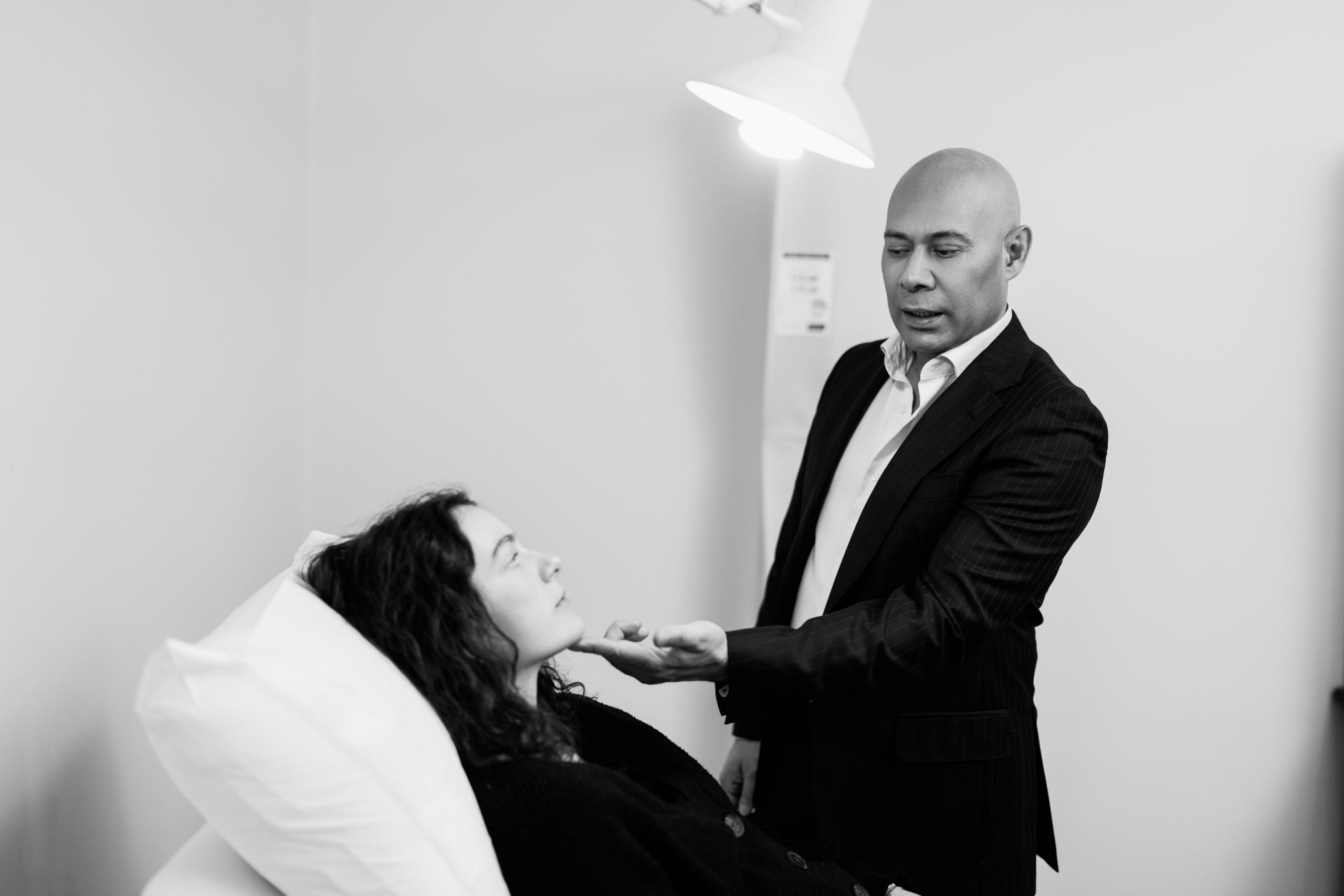 Dr. Sim Lew-Gor - Non-Surgical Aesthetic Treatments